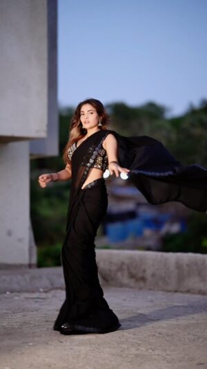 Zoya Jaan Instagram - desperado 🔥
#zjn #foryou #saree #black #viral #explore