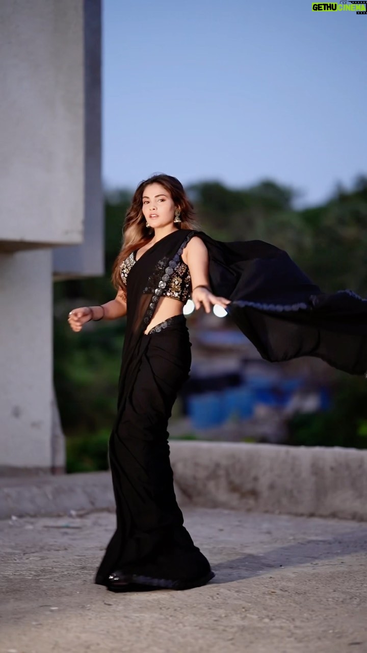 Zoya Jaan - 791K Likes - desperado 🔥

#zjn #foryou #saree #black #viral #explore