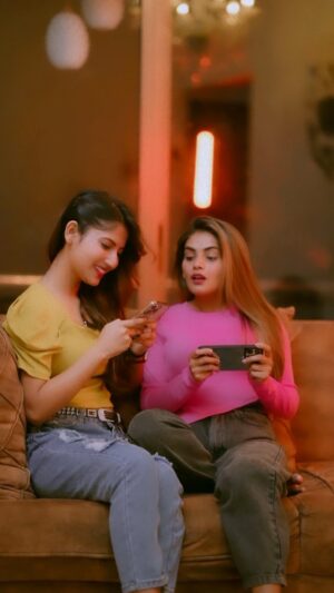 Zoya Jaan Instagram - Kiski fikr apko khud se zyada hai? 😌
#terifikr #angel #zjn #instagood