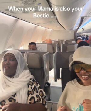 Zuchu Instagram - Mie na malkia wangu Tunapepeyaaaaa kwa #inamachallenge
Yani kama hadi malkia anaweza kuicheza hii wewe unashindwa Haya cheza na mama yako afu nitag 🥰🥰