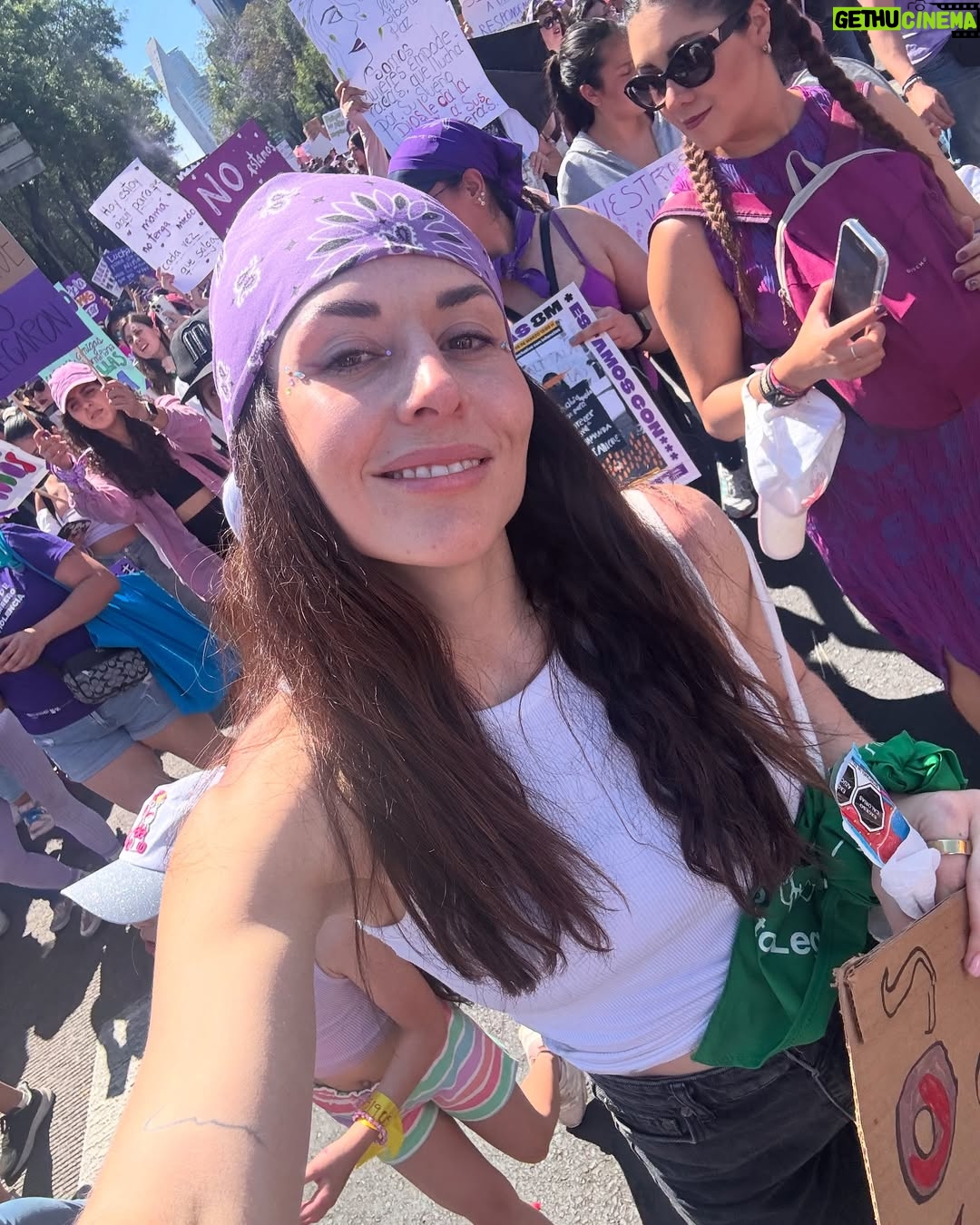 Zuria Vega - 83.5K Likes - 8M 💜🦋💚

Hoy fue especial xq marchaste conmigo por primera vez, que tu voz siempre se escuche fuerte por ti y por las demás.
Te ama, tu mamá.