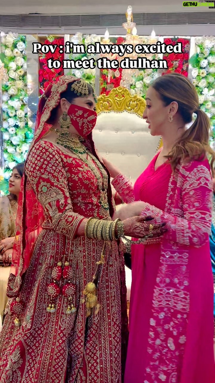 afsha khan - 254.5K Likes - Mere dost ki pyaari dulhan 👌♥️💯

:

#addykishaadi #wedding #trending #explore #afshakhan