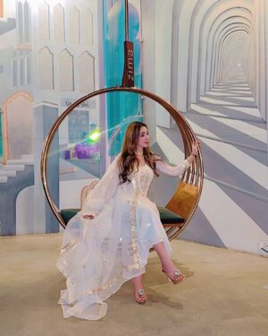 afsha khan Instagram - No Matter What Room I Walk In, I'm Coming As Me ⭐️
:
#latebirthdaypost #ramadan #2025 #afshakhan