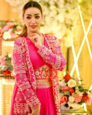 afsha khan Instagram - Desi Girl 💖
:
Outfit : @asbaabofficial
Photography : @s_altamas_photography
#adnaan07dz #shaadi #wedding #vibes #love #pink #style #afshakhan