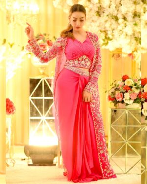 afsha khan Instagram - Desi Girl 💖
:
Outfit : @asbaabofficial
Photography : @s_altamas_photography
#adnaan07dz #shaadi #wedding #vibes #love #pink #style #afshakhan