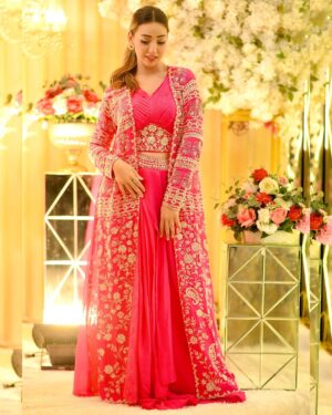 afsha khan Instagram - Desi Girl 💖
:
Outfit : @asbaabofficial
Photography : @s_altamas_photography
#adnaan07dz #shaadi #wedding #vibes #love #pink #style #afshakhan
