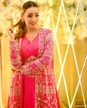 afsha khan Instagram - Desi Girl 💖
:
Outfit : @asbaabofficial
Photography : @s_altamas_photography
#adnaan07dz #shaadi #wedding #vibes #love #pink #style #afshakhan