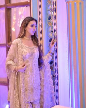 afsha khan Instagram - ✨ Sangeet Vibes Only ✨ 💃🏼 🕺
:
Beautiful outfit : @asbaabofficial 💯
Photography : @s_altamas_photography
#adnaankishaadi #aboutyesterday #sangeetnight #wedding #vibes #happy #love #afshakhan
