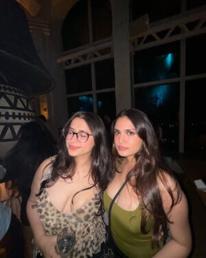 anshikaa Instagram - the duo that never comes home without a story