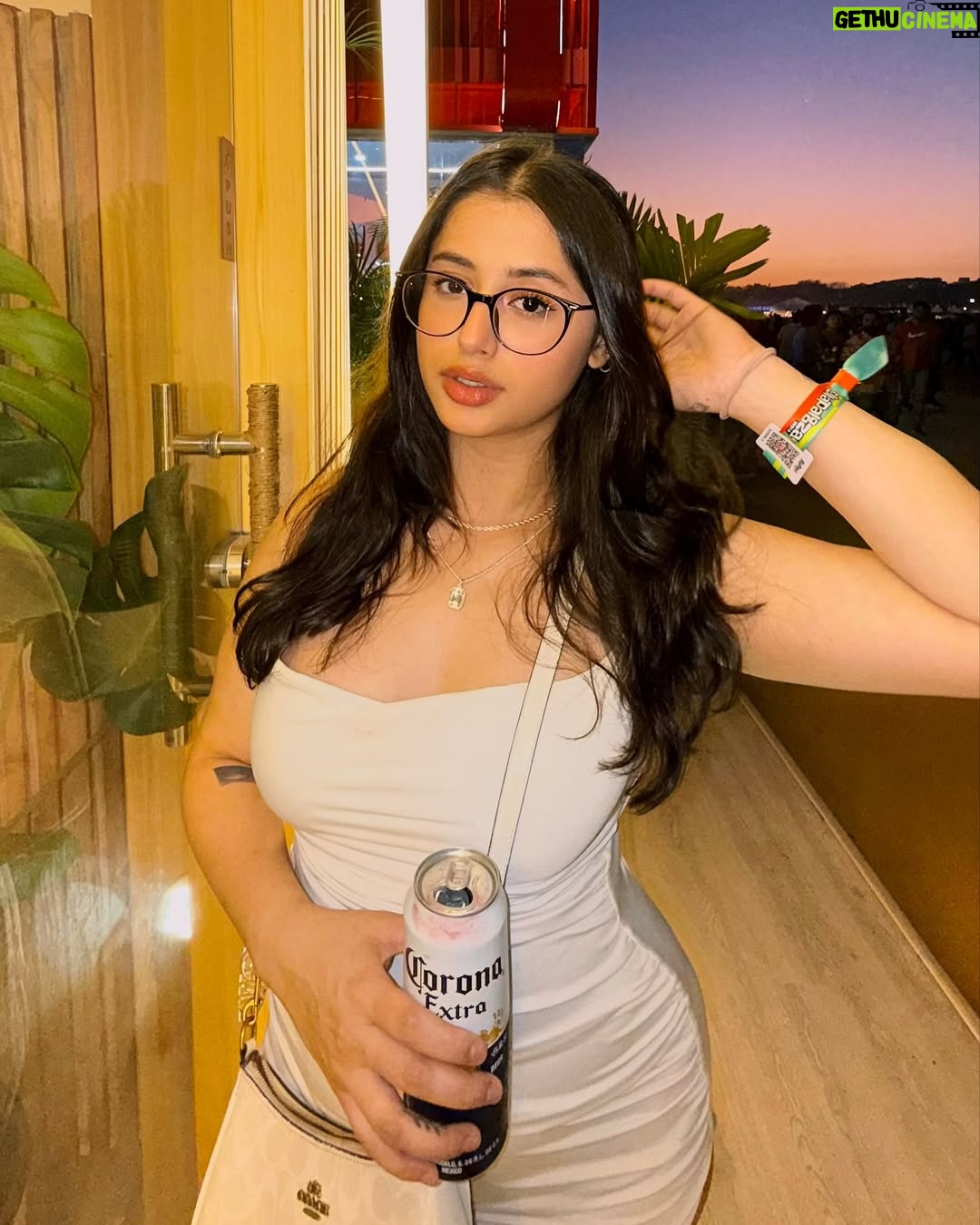 anshikaa - 2.3K Likes - summer of love with @corona_india 🫶
#coronaindia #corona #goldenmoments