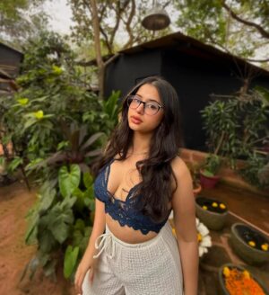 anshikaa Instagram - 🥥🌵💙