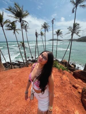 anshikaa Instagram - the day I met baby turtles in Sri Lanka🌊🐢🌺🤭🩵
