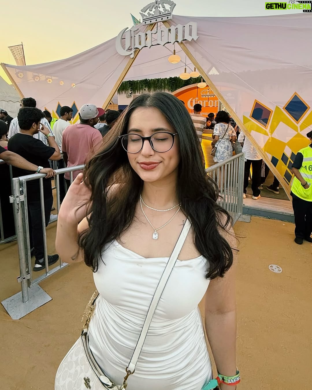 anshikaa - 2.3K Likes - summer of love with @corona_india 🫶
#coronaindia #corona #goldenmoments