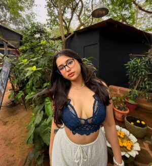 anshikaa Instagram - 🥥🌵💙