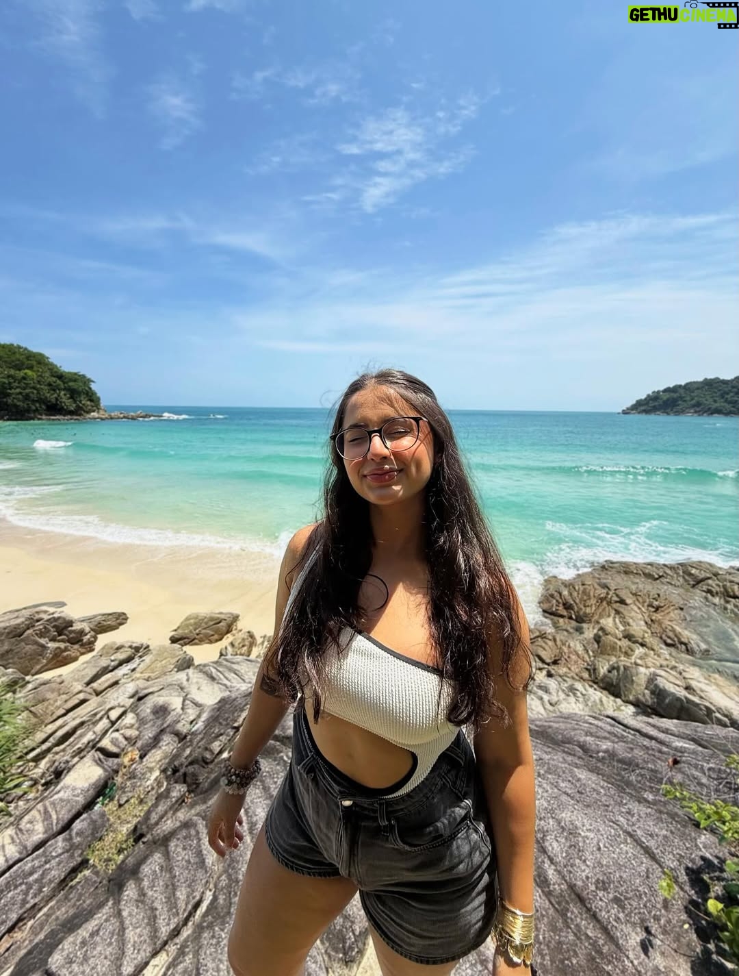 anshikaa - 5.8K Likes - find me here
