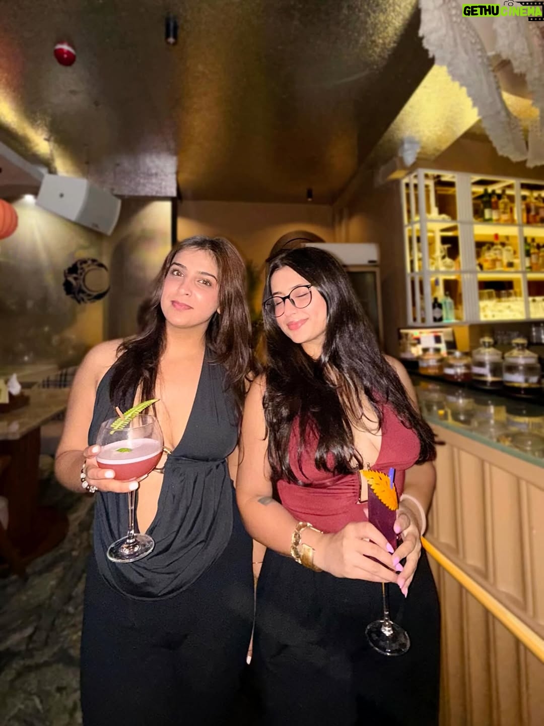 anshikaa - 4.3K Likes - cocktails kinda night🍸📸🍣
@caelidelhi