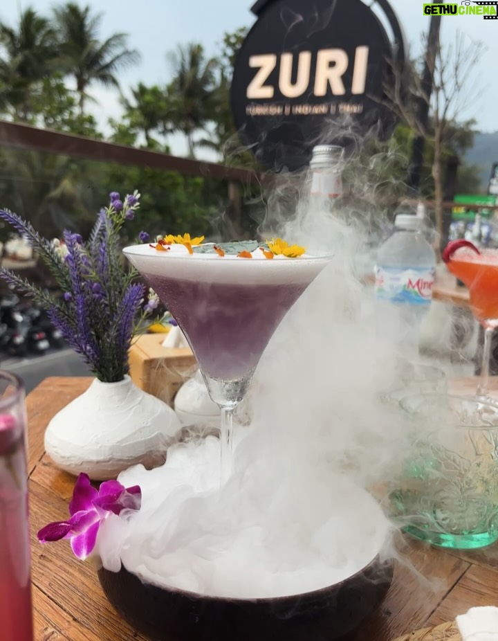 anshikaa - 2.8K Likes - can u tell i was drunk🤭
loved the food @zuriphuket 🥘🥥🧁