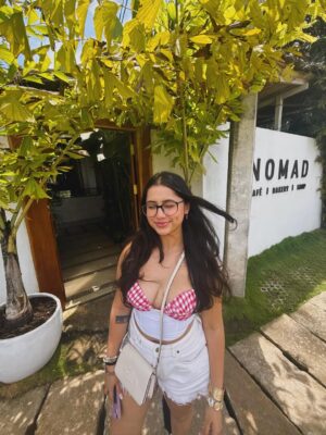 anshikaa Instagram - the day I met baby turtles in Sri Lanka🌊🐢🌺🤭🩵