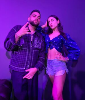 ayesha kapoor Adlakha Instagram - Proud of #PPopCulture like I had something to do with it other than being Punjabi š
What an incredible night, what a fantastic album. The @karanaujla hype is real. Hear the album, then tell me š§Ø
@spotifyindia thanks for bringing these experiences to my life! Love you long time š
#KaranAujla #Punjabi #PPop #PunjabiCulture #SpotifyIndia #Spotify #India