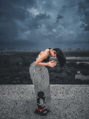 ayesha kapoor Adlakha Instagram - World building on terrace dancefloors š½
šø : @architrege @zerxeswadia
Mickey Mouse : @divyaagarwal_official
#DustOnTheDancefloor #Terrace #Mumbai #IndianMonsoon #MickeyMouse