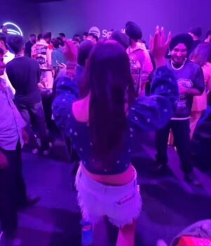 ayesha kapoor Adlakha Instagram - Proud of #PPopCulture like I had something to do with it other than being Punjabi 😎
What an incredible night, what a fantastic album. The @karanaujla hype is real. Hear the album, then tell me 🧨
@spotifyindia thanks for bringing these experiences to my life! Love you long time 💕
#KaranAujla #Punjabi #PPop #PunjabiCulture #SpotifyIndia #Spotify #India