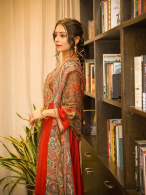 ayesha kapoor Adlakha Instagram - Made of butter š§
MUA: @shreyaraj.makeup
Hair: @hairbyanmol.yadav
Clicked by: @syedhasanmehdin
#PunjabiPrincessEra #PunjabiPrincess #parandahairstyle #parandi #braids #punjabi #RituKumar #straightfromthepind