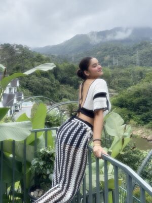 deeksha Instagram - She’s not lost in nature, she’s part of it🌱🌴
📍 @edenwoodsresortmunnar
@nichestays
Wearing - @a.la.modebyakanksha