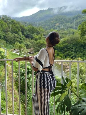 deeksha Instagram - She’s not lost in nature, she’s part of it🌱🌴
📍 @edenwoodsresortmunnar
@nichestays
Wearing - @a.la.modebyakanksha