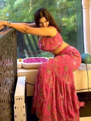 deeksha Instagram - Desi, dreamy, and dangerously dhak-dhak🌸
📍 @makhna_deli @brandinfluence.in
Wearing @aachho
