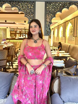 deeksha Instagram - Desi, dreamy, and dangerously dhak-dhak🌸
📍 @makhna_deli @brandinfluence.in
Wearing @aachho