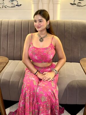 deeksha Instagram - Desi, dreamy, and dangerously dhak-dhak🌸
📍 @makhna_deli @brandinfluence.in
Wearing @aachho