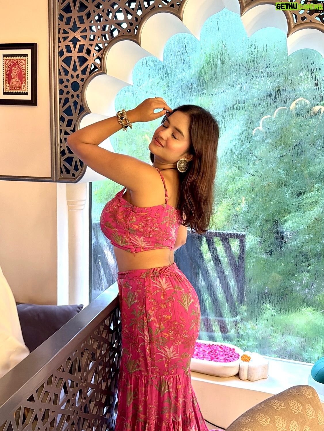 deeksha - 205.8K Likes - Desi, dreamy, and dangerously dhak-dhak🌸
📍 @makhna_deli  @brandinfluence.in 
Wearing @aachho