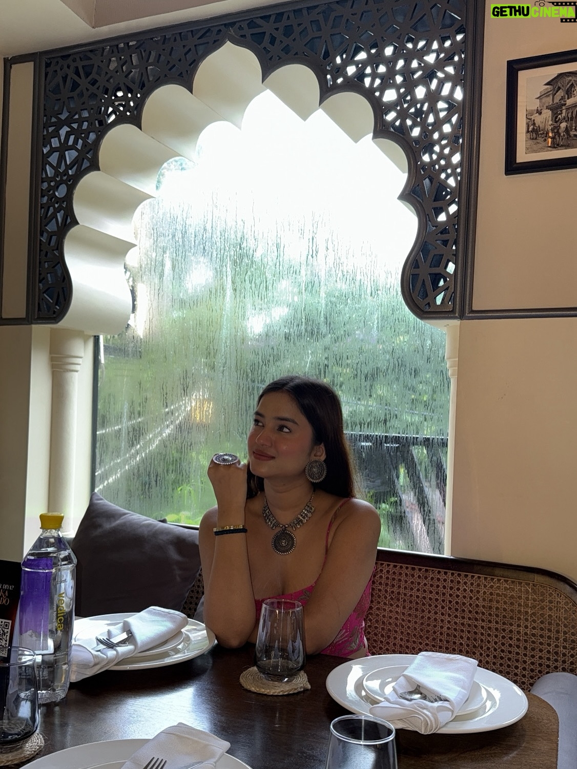 deeksha - 205.8K Likes - Desi, dreamy, and dangerously dhak-dhak🌸
📍 @makhna_deli  @brandinfluence.in 
Wearing @aachho