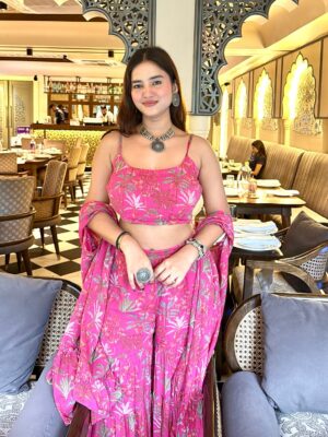 deeksha Instagram - Desi, dreamy, and dangerously dhak-dhak🌸
📍 @makhna_deli @brandinfluence.in
Wearing @aachho