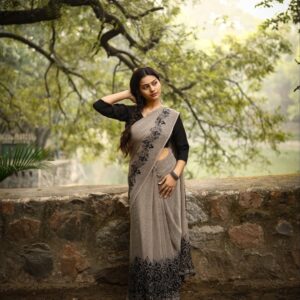 deepaliish Instagram - 🖤
📷 - @portraitsnbeauty_
#instagram #90s #traditional #posts #saree #fashion #creator #model #foryou #explore #fypp #fypシ