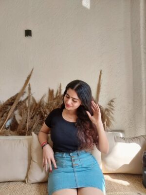 deepaliish Instagram - 💅
@1022.delhi
@outofthebox.in
#instadaily
