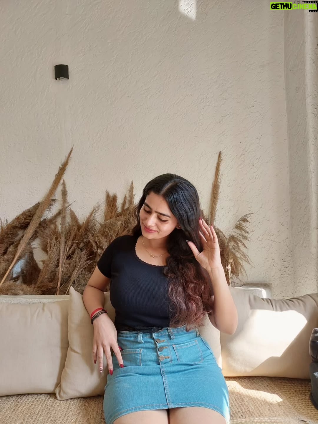 deepaliish - 2K Likes - 💅
@1022.delhi 
@outofthebox.in 
#instadaily