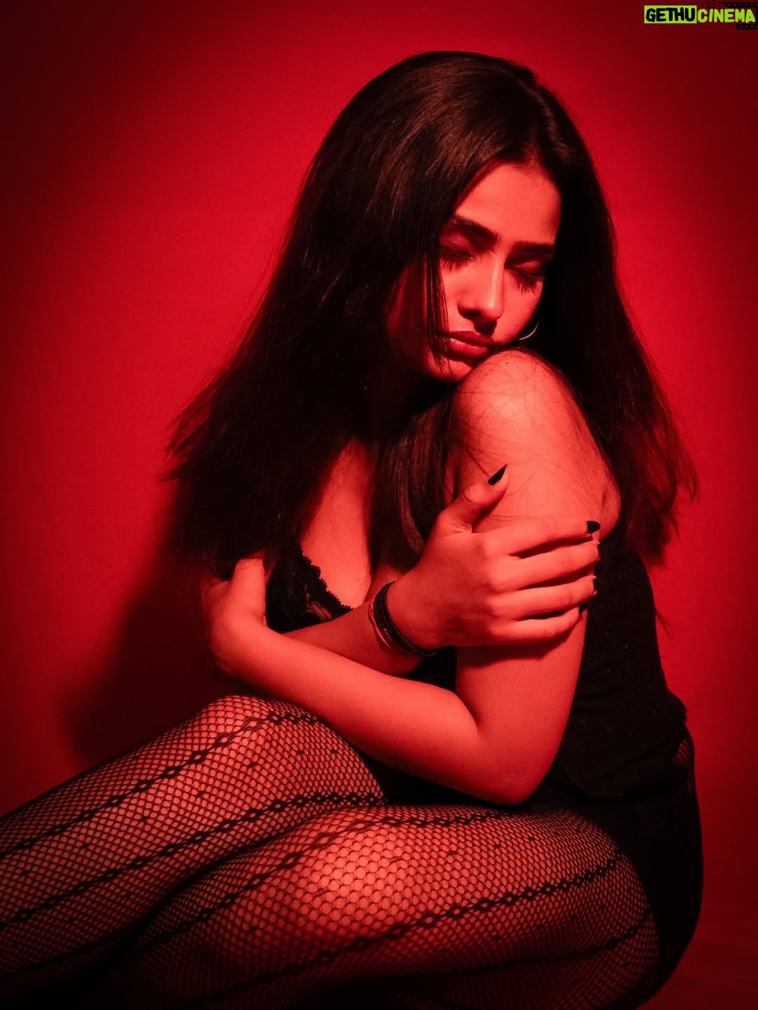 deepaliish - 2.1K Likes - Turned up the heat. 🔥💋
.
.
In Frame @deepaliish 
.
Shot by @shau_b.studio 
.
Mua @relook_by_ayushi 
.
.
.
.
.
#RedAesthetic
#MoodyPortrait
#GlamShoot
#BoldAndBeautiful
#HighFashion
#SensualVibes
#StudioPhotography
#FierceLook
#BlackCorset
#EditorialVibes
#BeautyAndConfidence
#FashionInspiration
#RedBackdrop
#EmpoweredBeauty
#ModernMuse