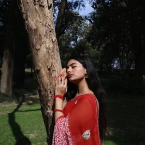 deepaliish Instagram - Ek baar dekh lijiye, deewana bana dijiye🌺
📷 - @portraitsnbeauty_
#instagrampost #posts #foryoupageシ #shares #instagramhub #traditional #model #ishq