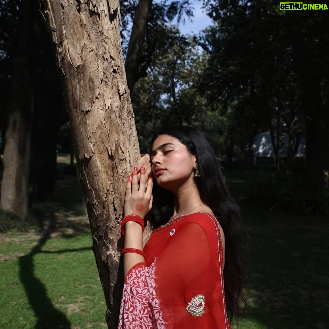 deepaliish - 2.1K Likes - Ek baar dekh lijiye, deewana bana dijiye🌺

📷 - @portraitsnbeauty_
#instagrampost #posts #foryoupageシ #shares #instagramhub #traditional #model #ishq