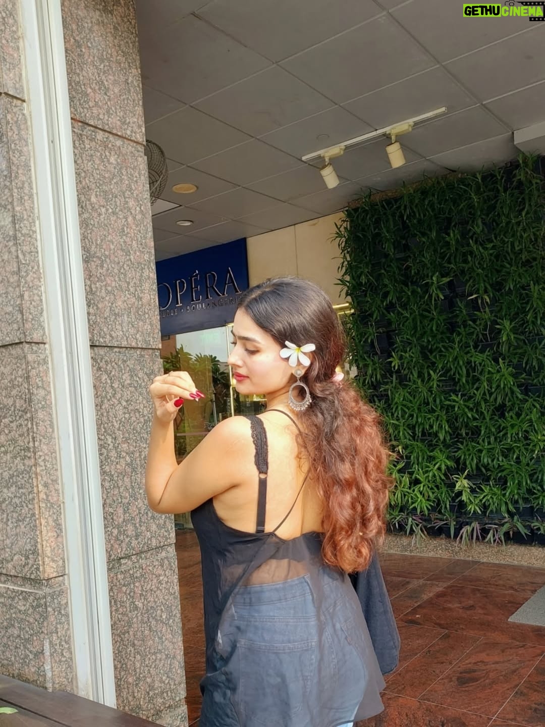 deepaliish - 8.4K Likes - 🍒
Nails 💅 @thepinkroomnailbar 

#instagrampost #shares
