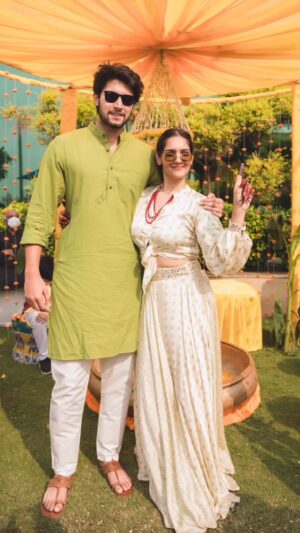 diksha sharma Instagram - My thoughts 24*7 🫶🏼❤️☺️
.
.
.
.
#couple #couplereels #husbandwife #loml #DikshaMadeHersheysMelt