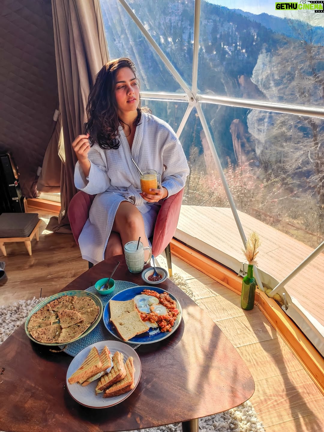 diksha sharma - 2.9K Likes - Pati, patni aur pahaad - the perfect recipe for happy smiles and rosy cheeks!🫶🏼

Take me back, uff!
.
.
.
.
.
[pahaad, the pahadi life, himalayas, himachal, manali, throwback, sethan, glamping]