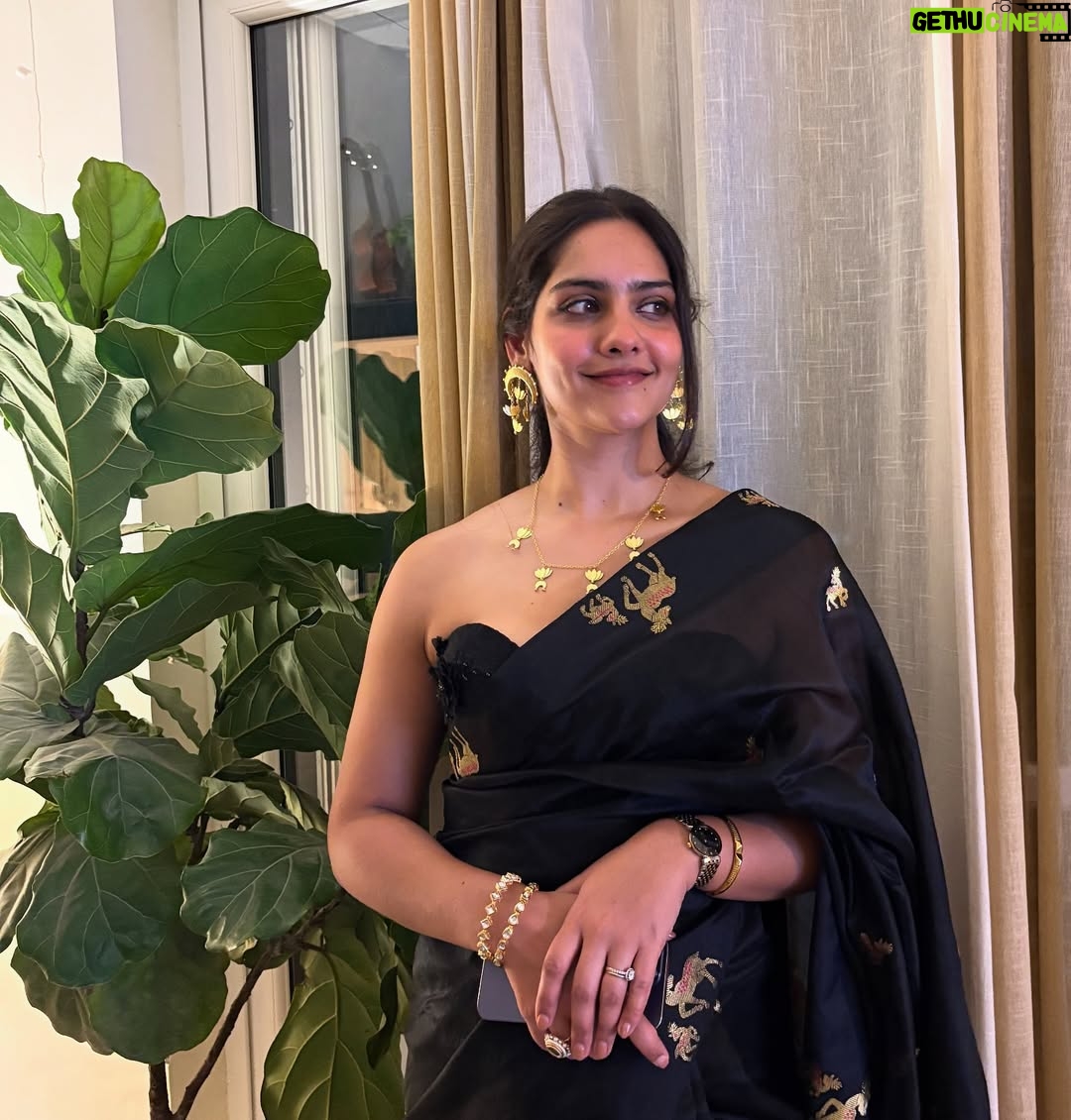 diksha sharma - 4.5K Likes - When in doubt, drape black.
.
.
.
.
[black, black saree, saree not sorry, six yards of elegance, drape, silk saree, chanderi saree, indian handloom, support local]
