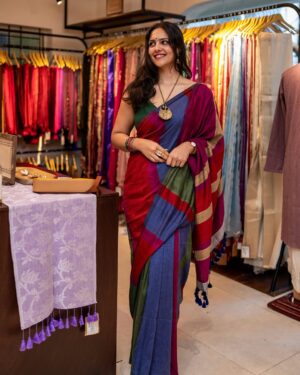 diksha sharma Instagram - Saree is प्यार

#banjara #banjarastyles

[saree, saree not sorry, saree styling, indian handloom, cotton saree, mul saree, linen]