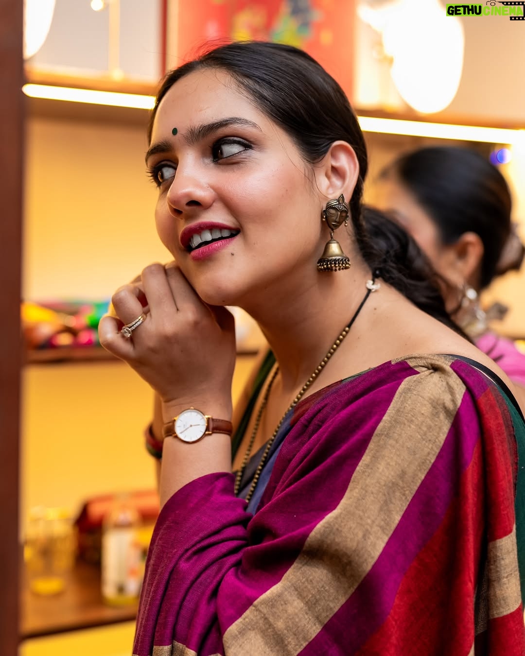 diksha sharma - 4.1K Likes - Saree is प्यार

#banjara #banjarastyles

[saree, saree not sorry, saree styling, indian handloom, cotton saree, mul saree, linen]