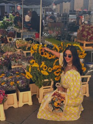 diksha sharma Instagram - Vacation wardrobe 101 -
Choose pieces that are timeless, not defined by trends that come and go, can be re-styled in multiple ways and most importantly, are comfortable!

Pack colors! Aren’t you already done with the whites and beiges of the world?!

Which of these looks is your favorite? Let me know in comments :)
.
.
.
.
[vacation wardrobe, what to pack for a vacation, holiday styling, vacation style, europe, european summer, france, italy, tuscany, south of france, what to wear on your europe trip]
#banjara #banjarastyles #banjaraineurope