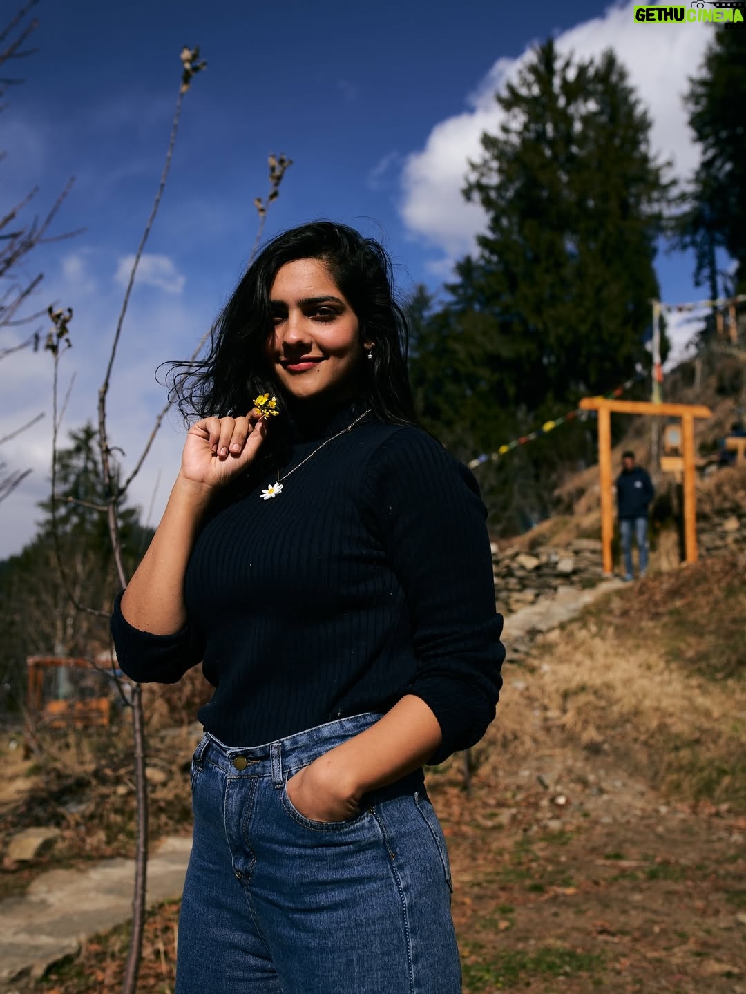 diksha sharma - 2.9K Likes - Pati, patni aur pahaad - the perfect recipe for happy smiles and rosy cheeks!🫶🏼

Take me back, uff!
.
.
.
.
.
[pahaad, the pahadi life, himalayas, himachal, manali, throwback, sethan, glamping]
