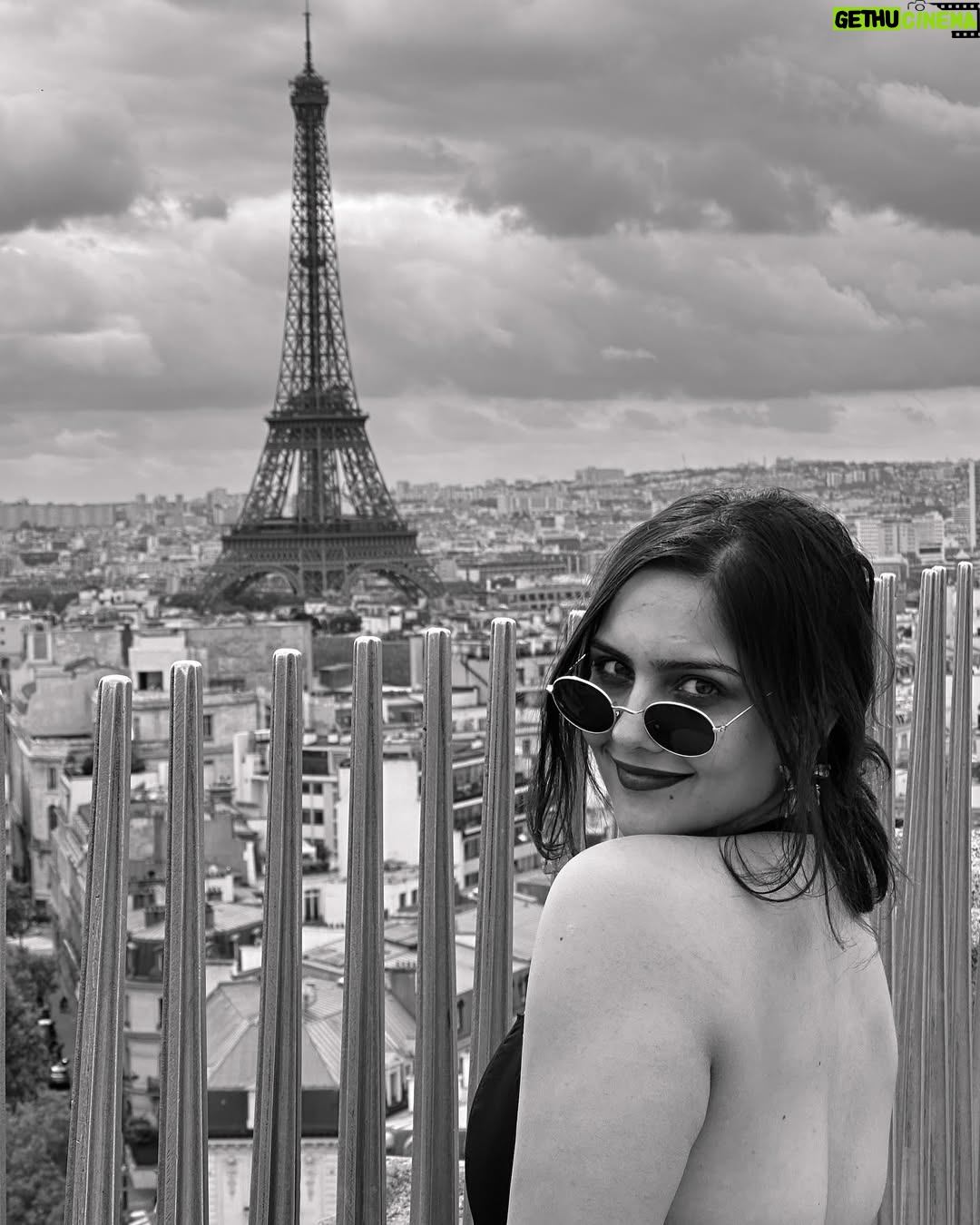 diksha sharma - 9.3K Likes - 📍Paris, France
We ambushed her several times in 24hours, from all possible picturesque spots😂

Our favorites being from the top of Arc de Triomphe and from the Seine river during the cruise🫰🫰
.
.
.
.
#banjara #banjarainparis #banjarainfrance #banjaratravels

[banjara, travel inspiration, france, paris, french summer, eiffel tower, arc de triomphe, parisian, parisian chic, paris love, south of france, holidays, travel blogger, indian travel blogger, travel tips]