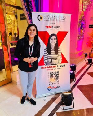 himanshi singh Instagram - Holding that pen is empowering in itself … want to keep doing it till my last breath! #teaching